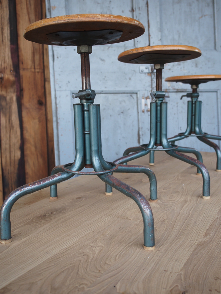 tabouret industriel metal et bois – Image 12