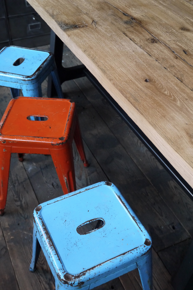 TOLIX ancien tabouret dans son jus orange – Image 7