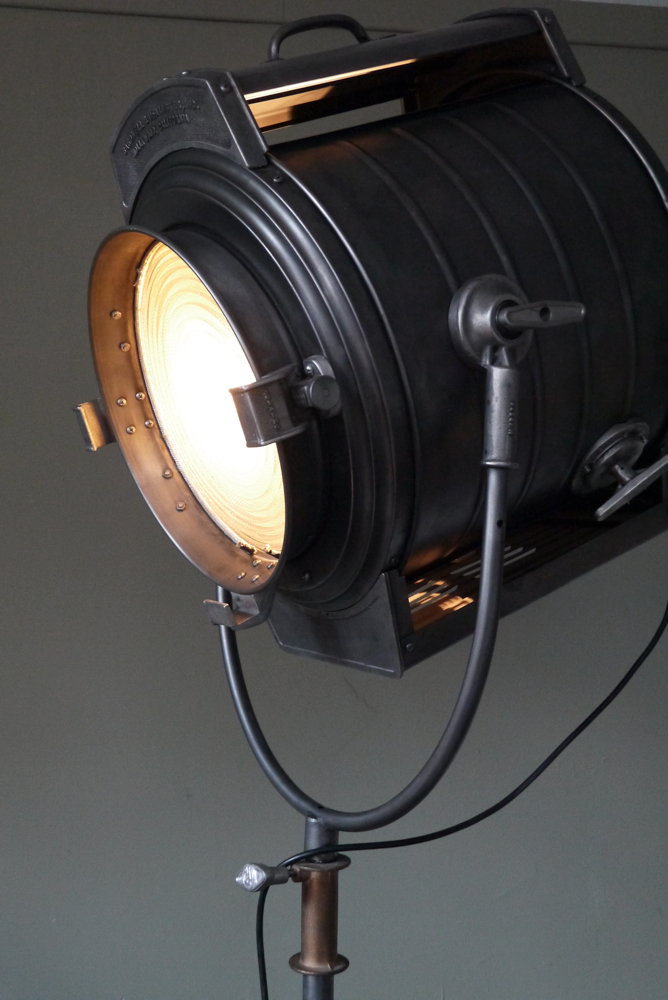 Rare tres gros projecteur cinema MCALISTER des studios Hollywood Californie – Image 3