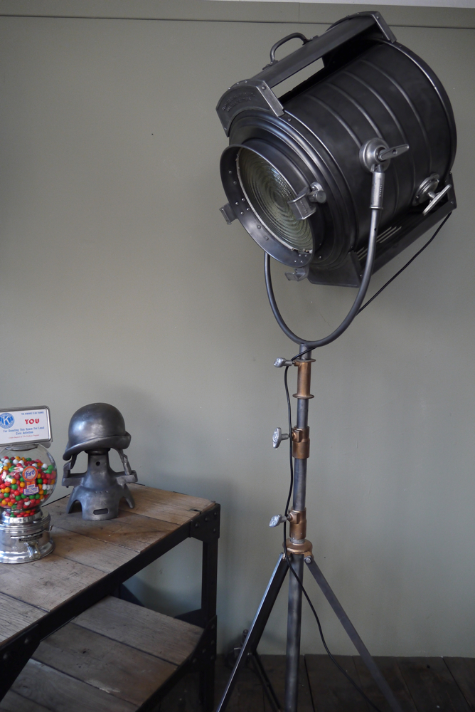 Rare tres gros projecteur cinema MCALISTER des studios Hollywood Californie – Image 2