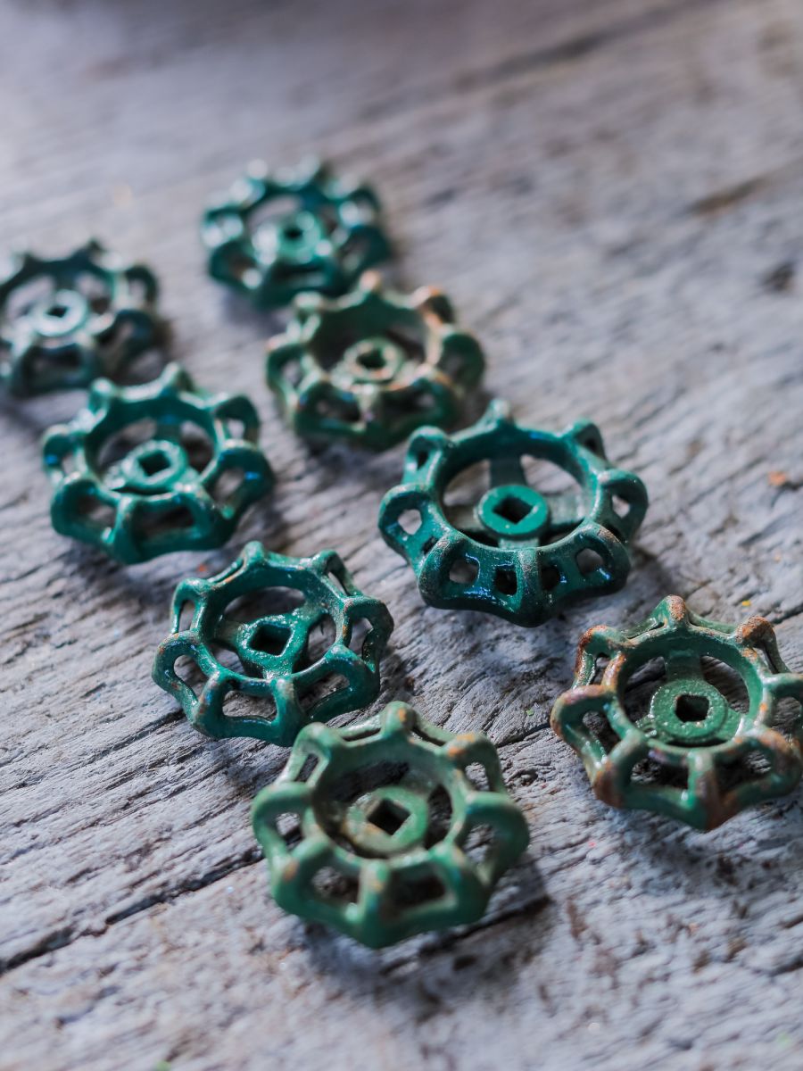 Lot d'anciennes vannes d'usine, ideal en bouton de tiroir indus – Image 3