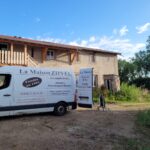 Rénovation d'une grange, pose clouée de Parquet Massif