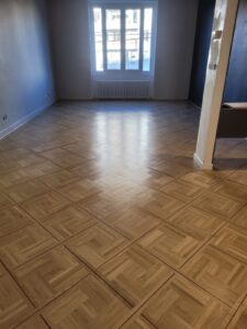 Remplacement d'un Parquet Chêne massif Cabochon suite à un dégât des eaux