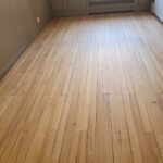 Ponçage vitrification de parquet et pose collée de parquet Listone Giordano Biancospino NaturPlus2 pour la cuisine