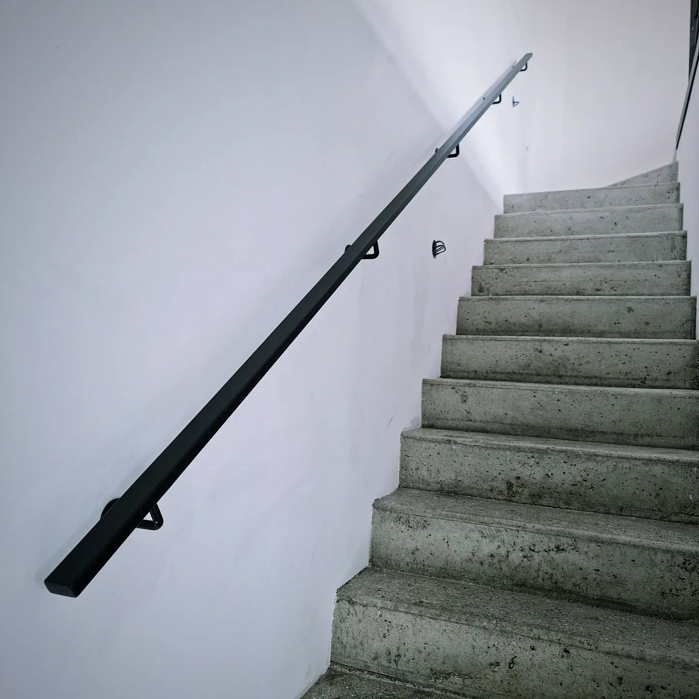 Main Courante Élégante