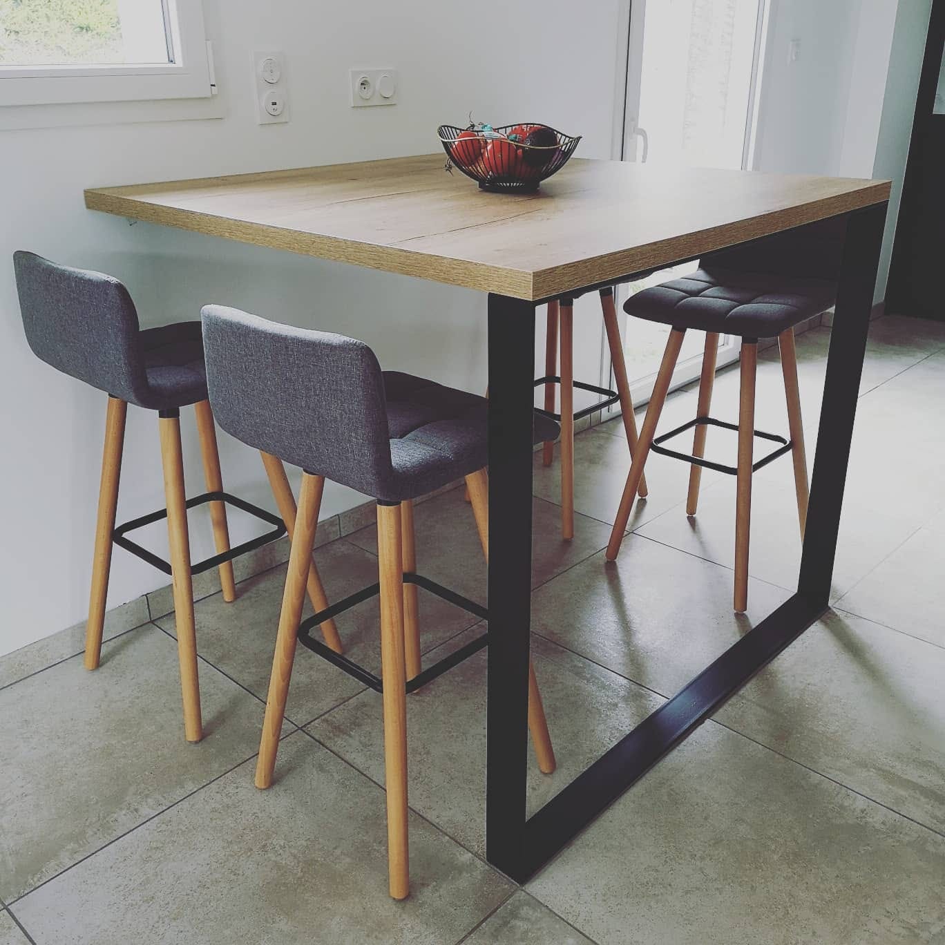 Pied de table acier 80x8mm finition noir mat. Hauteur 1000mm longueur 1200 mm