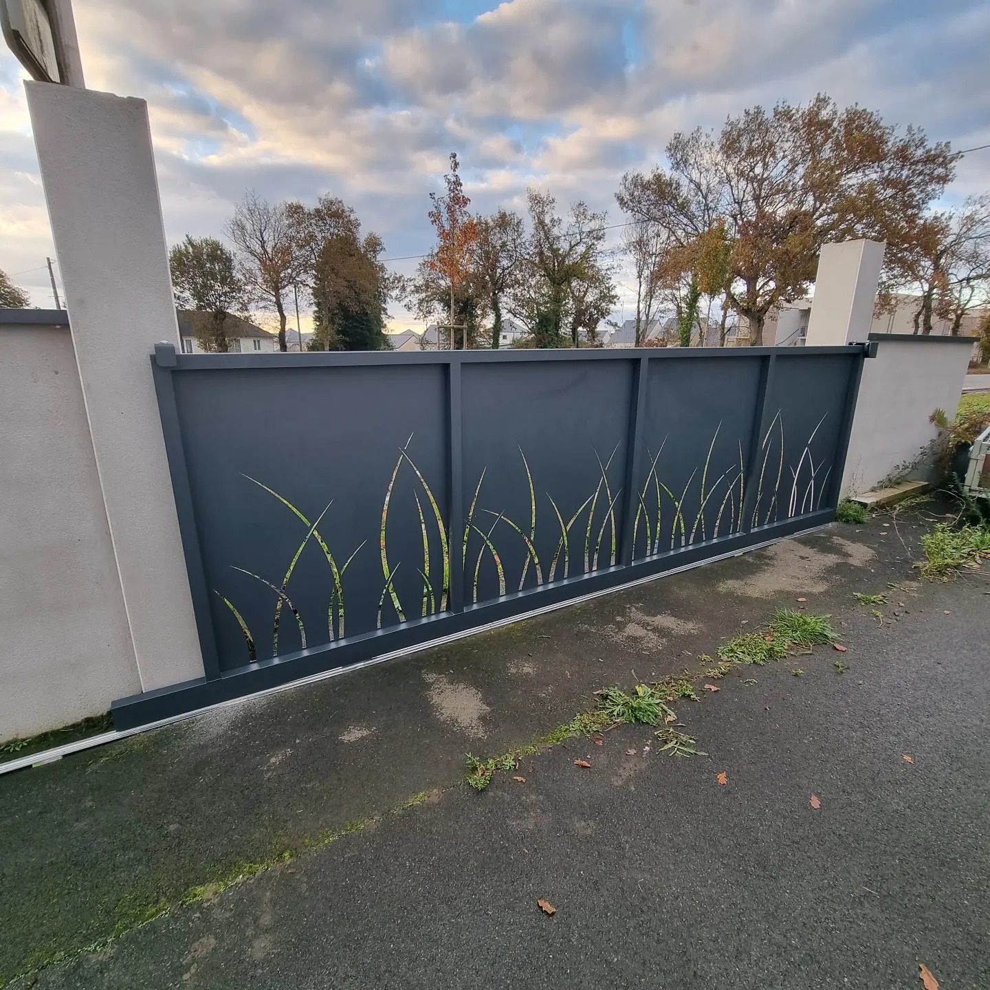 Portail coulissant, habillages avc feuilles d'aluminium1