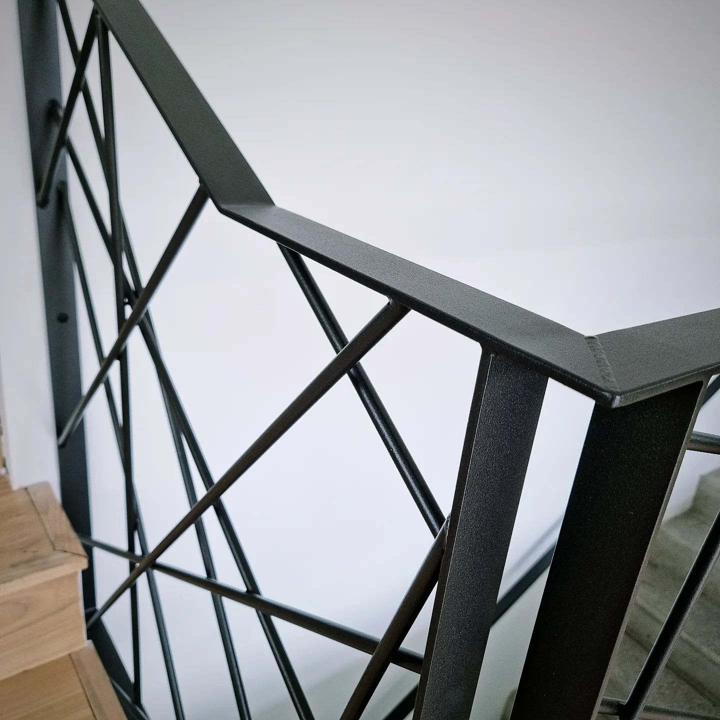 garde-corps en acier moderne et élégant2