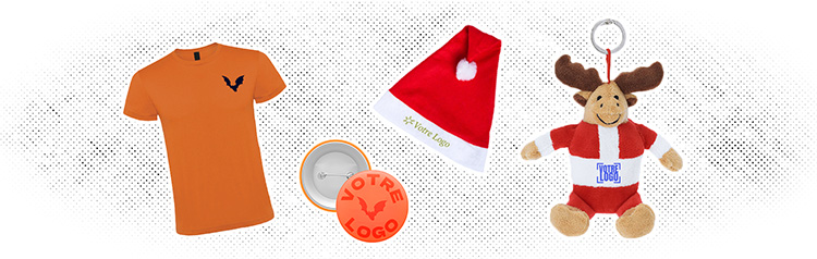 4 goodies exclusifs orange : t-shirt et pin's halloween, bonnet et porte-clés peluche de Noël sur fond blanc